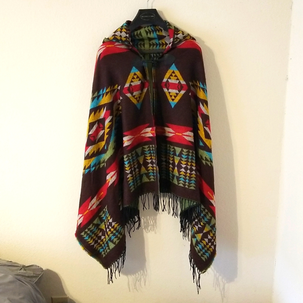 Hooded patterned shawl